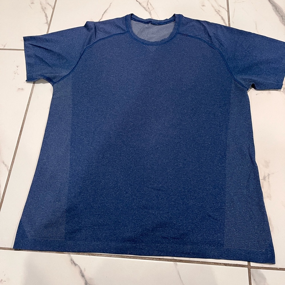 Lululemon Workout T
Shirt Men XL
